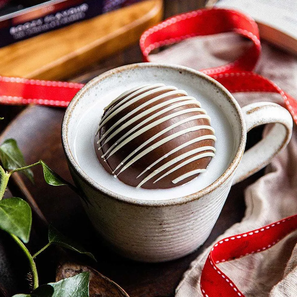 boozy_flavoured_hot_choco_2.webp Cocoba Chocolate Hot Chocolate Bombs>Boozy Flavoured Hot Chocolate Bombes (3 Bombes)